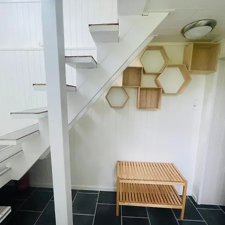 Semesterbostad Cozy By The Sea *
